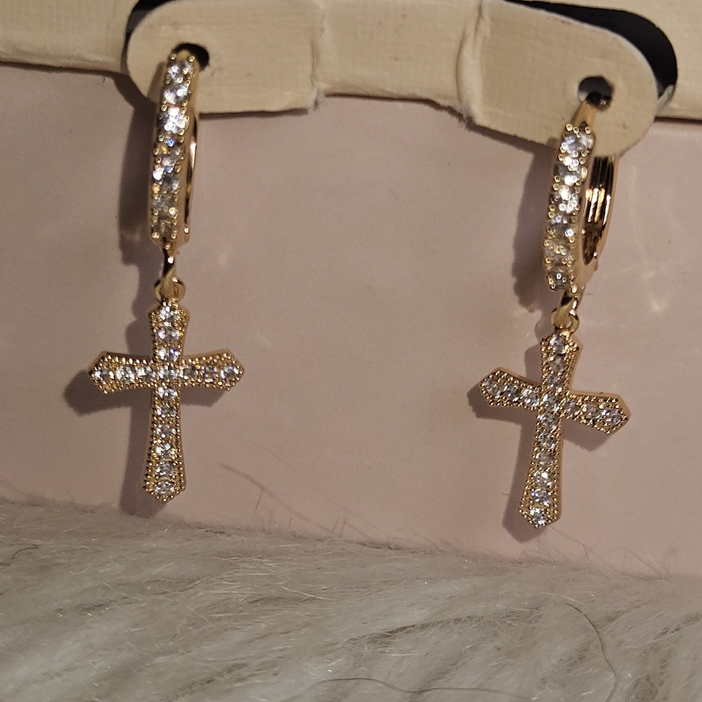 Heavenly Aura Earrings - Picture 3 of 5